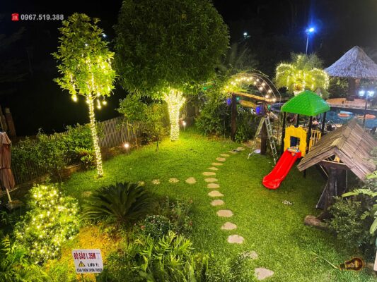 dich-vu-lap-den-led-trang-tri-cay-xanh-ngoai-troi