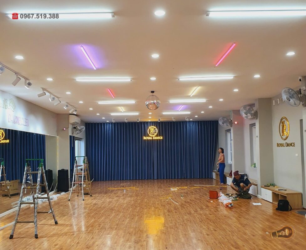 nhung-khu-vuc-trong-cua-hang-can-anh-sang-dac-biet