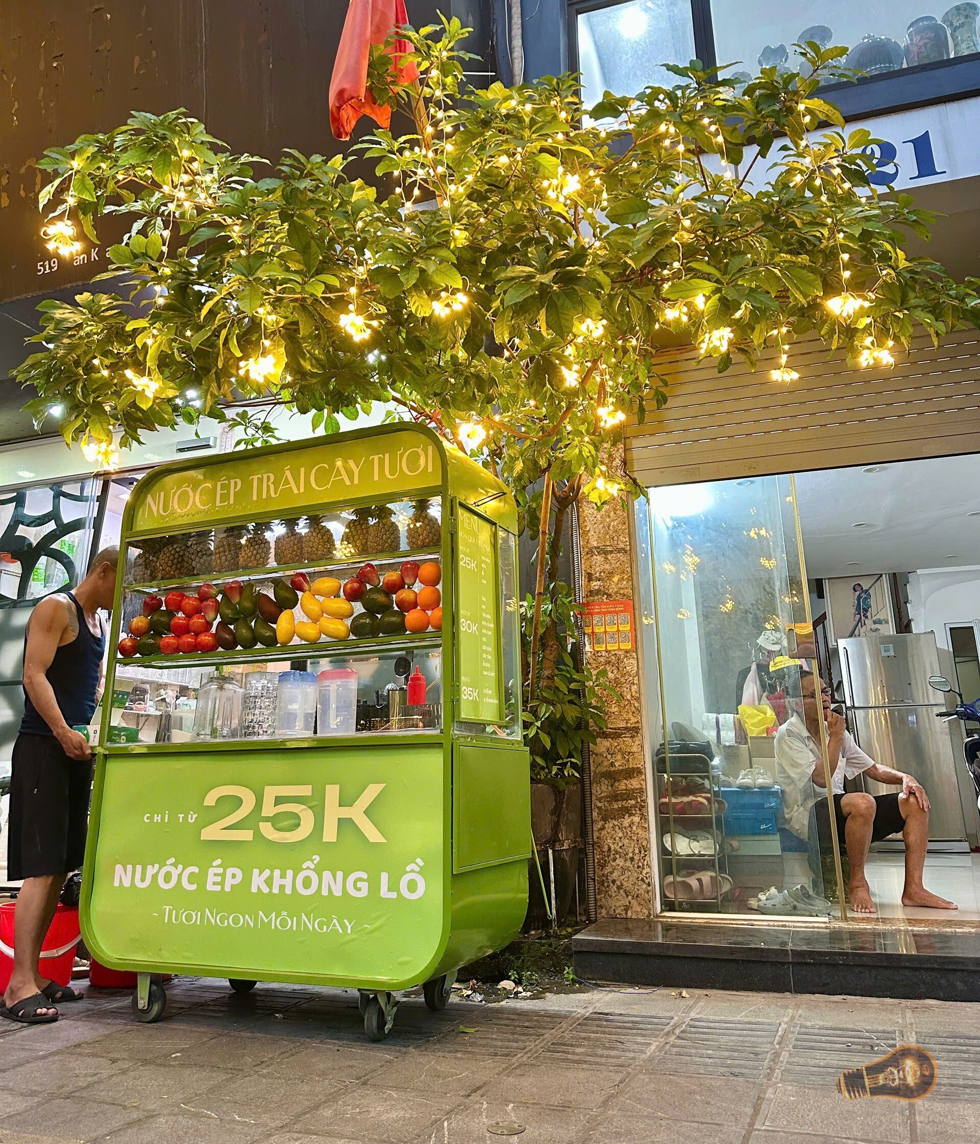 nhung-mau-den-led-trang-tri-doc-dao-cho-quan-ca-phe nhung-mau-den-led-trang-tri-doc-dao-cho-quan-ca-phe