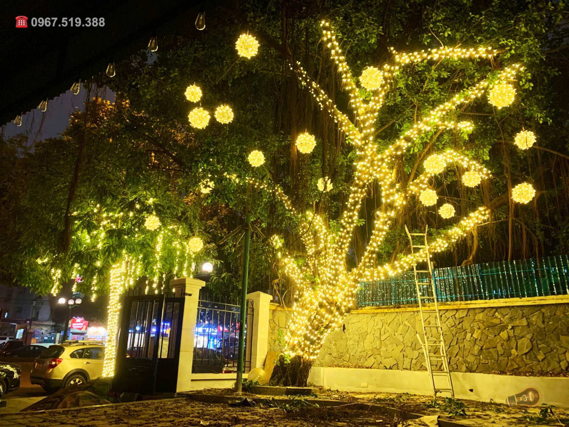 xu-huong-thiet-ke-den-trang-tri-san-vuon-nam-2025-tao-nen-khong-gian-song-lung-linh-va-hien-dai